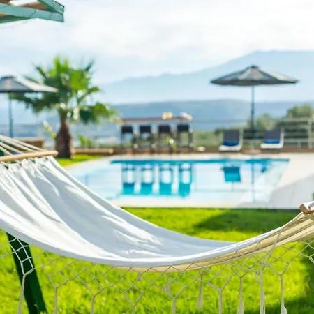 Roula 3br Seaview In Chania *