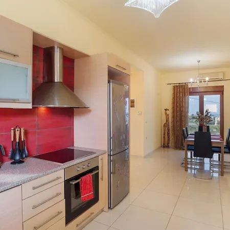 Roula 3br Seaview In Chania