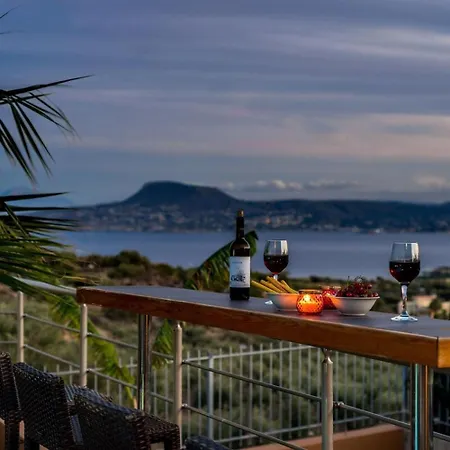 Roula 3br Seaview In Chania *