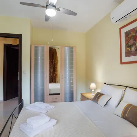 Roula 3br Seaview In Chania